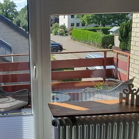 --Renoviert-- Ruhige 1-Zimmer Einliegerwohnung Mit Kueche Und Bad In Grossburgwedel Buitenkant foto