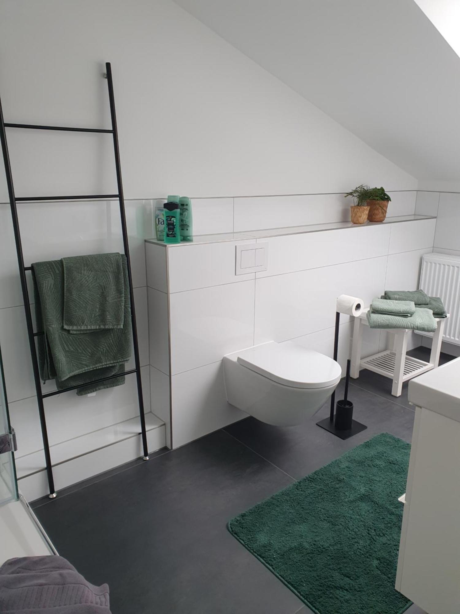--Renoviert-- Ruhige 1-Zimmer Einliegerwohnung Mit Kueche Und Bad In Grossburgwedel Buitenkant foto