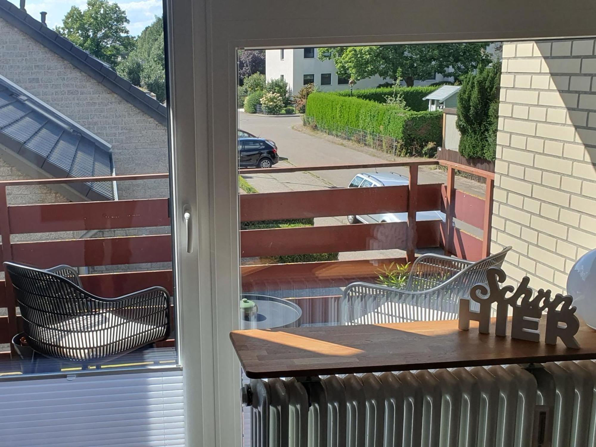 --Renoviert-- Ruhige 1-Zimmer Einliegerwohnung Mit Kueche Und Bad In Grossburgwedel Buitenkant foto